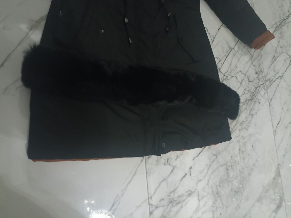 Kurtka zimowa  Guess rozmiar xl 44-46 nowa