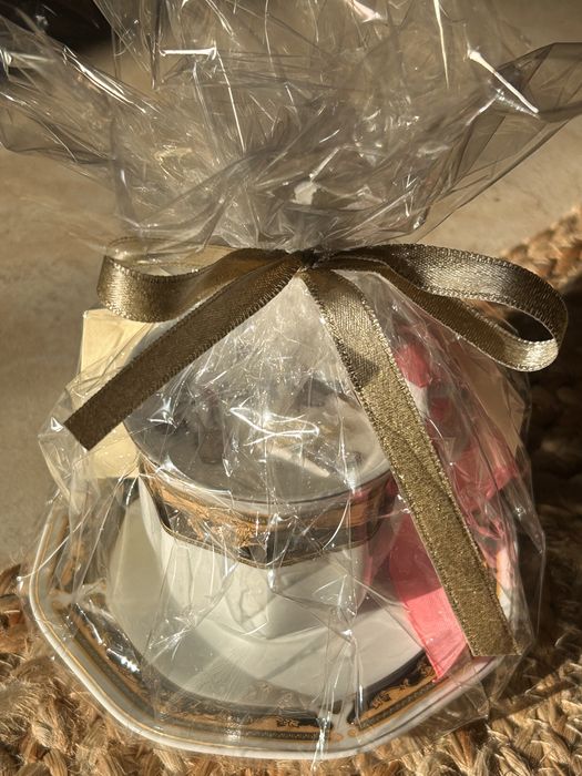 Filiżanka świeczka ozdobna z opakowaniem i dedykacją