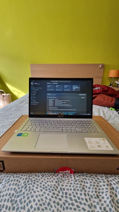 Asus VivoBook X515 i5-11th gen  8gb RAM 512gb ROM