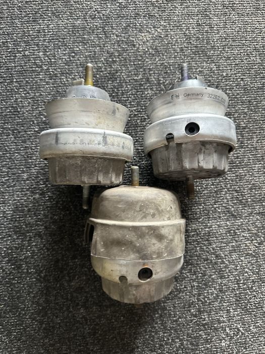 Подушка двигателя