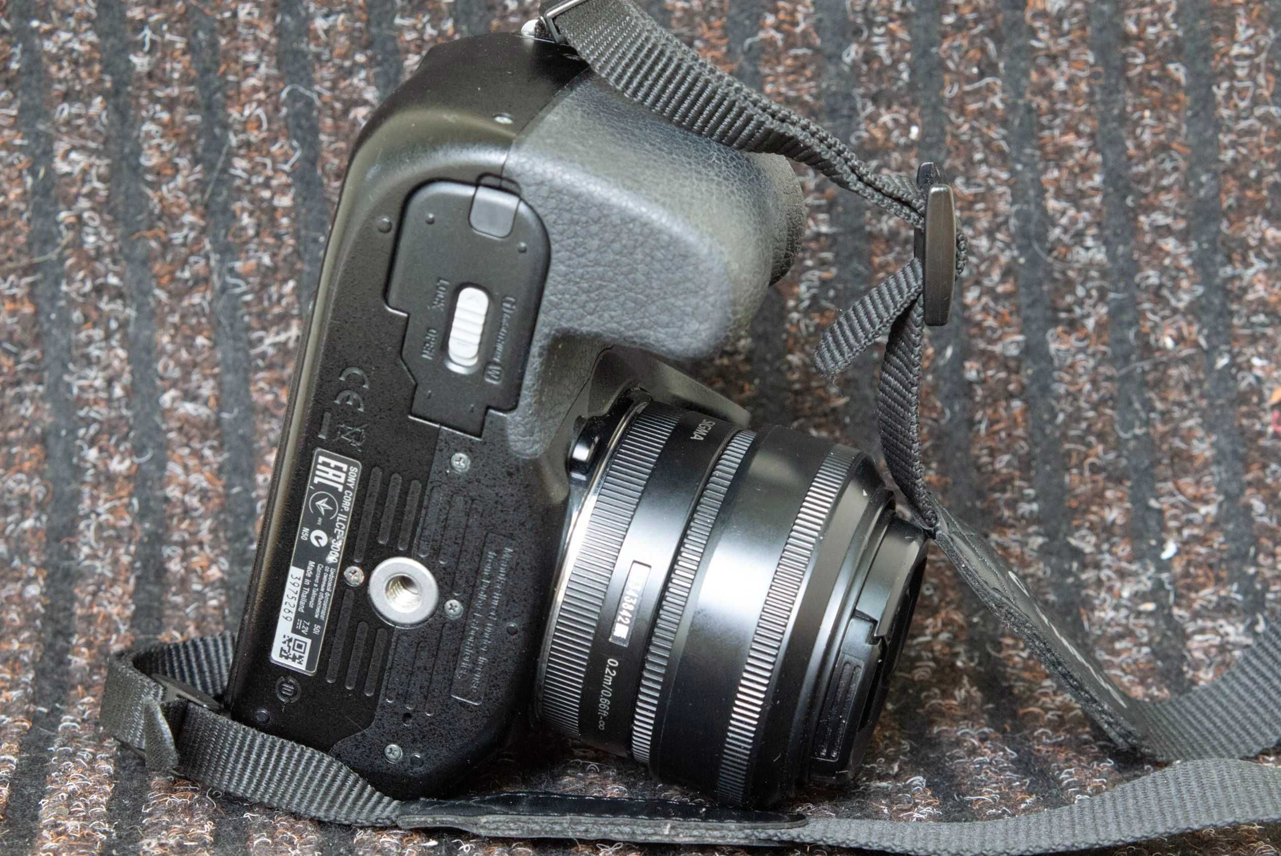 Sony A3000 z obiektywem Sigma 19/2,8