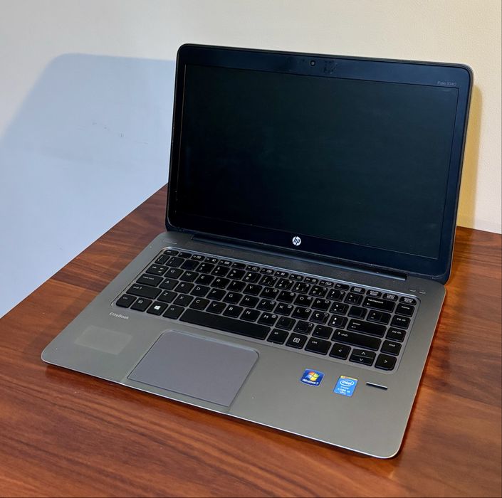 Portátil HP Folio 1040