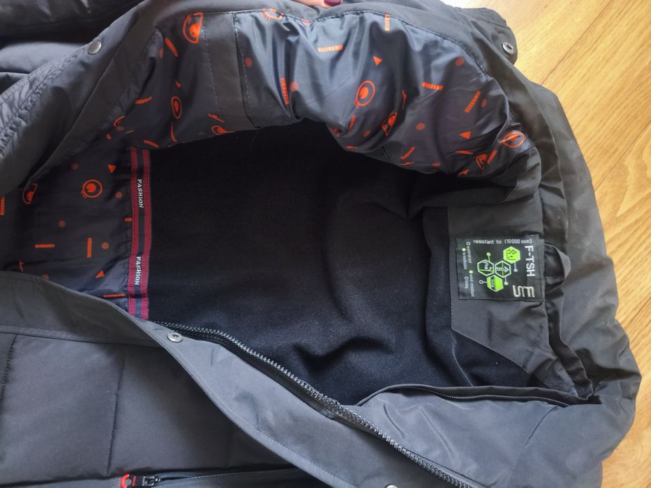 Чорна чоловіча куртка стан нової