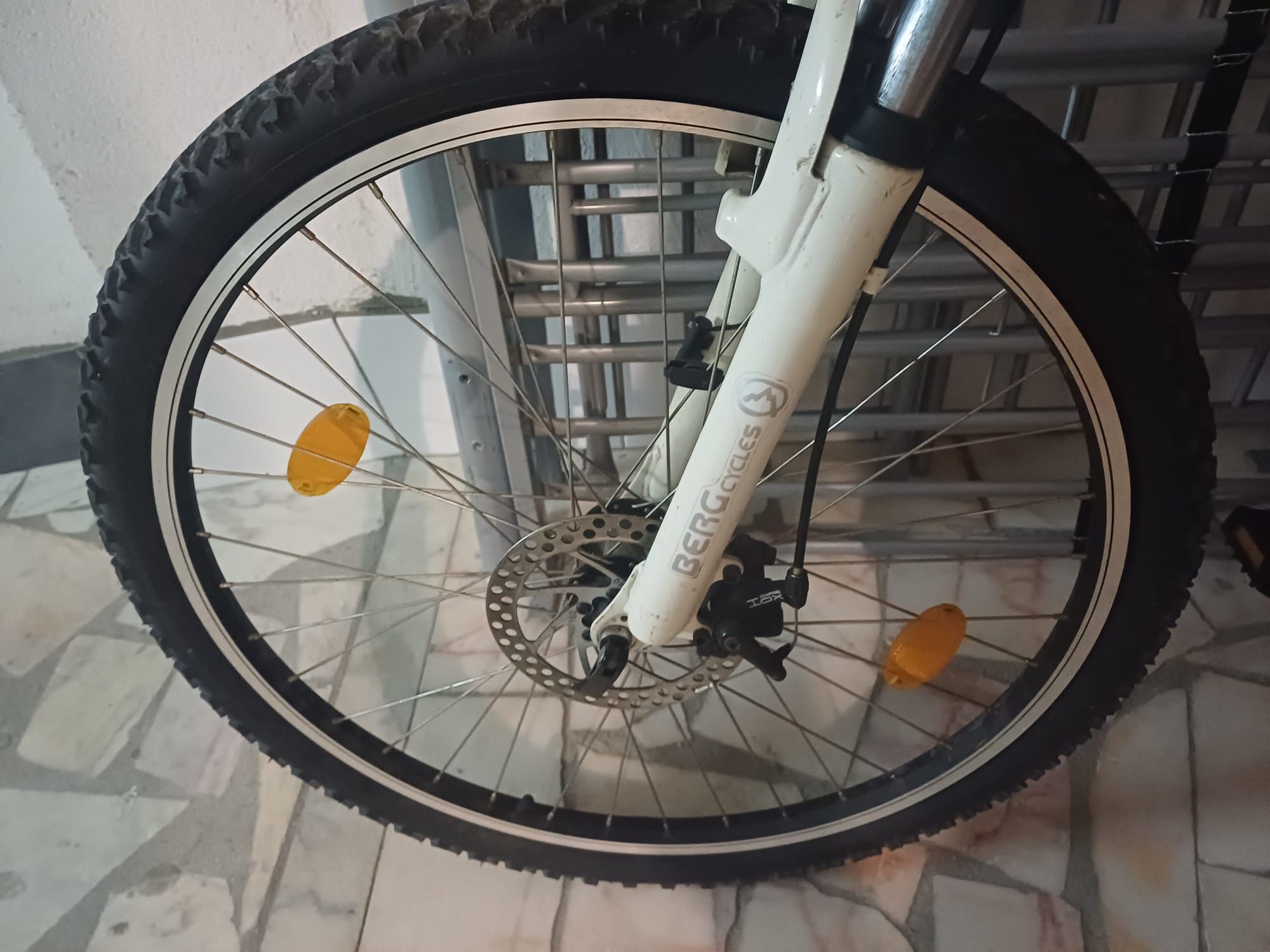Bicicleta em excelente estado com mudancas da shimano