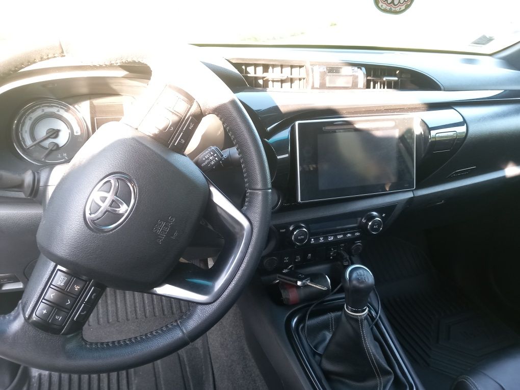 Tojota Hilux 2020r