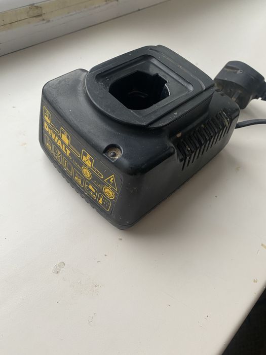 Зарядне Dewolt.Оригінал.