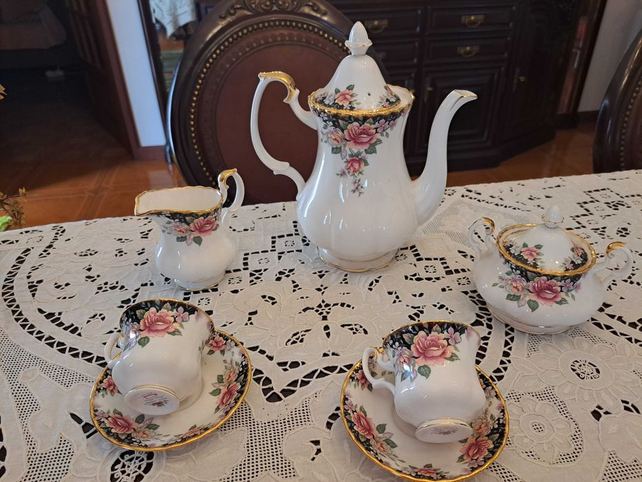 Serviço de chá clássico (Royal Albert Bone china England)