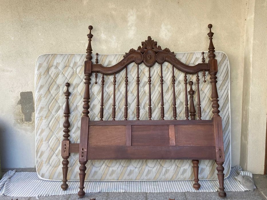 Cama de Solteiro Antiga