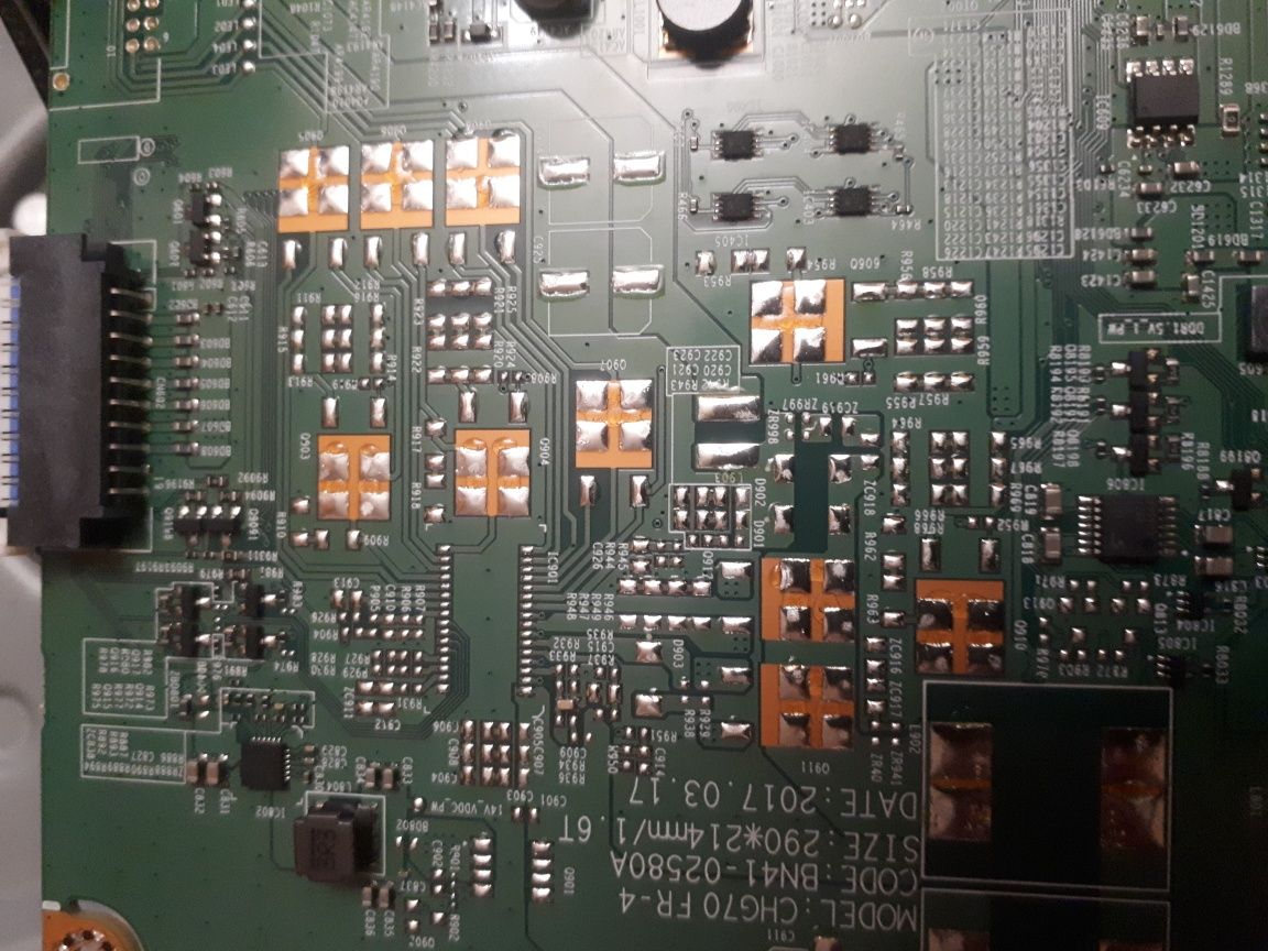 Монітор samsung lc32hg70qqi на запчастини відновлення