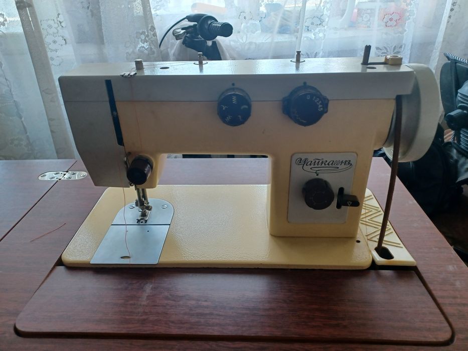 Швейная машинка "чайка"