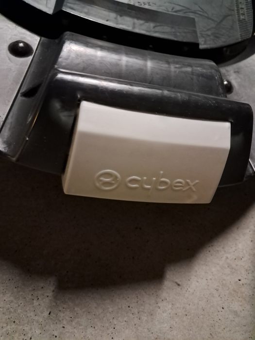 Fotelik Cybex dla niemowlaka/noworodka + baza ISOFIX do fotelika cybex