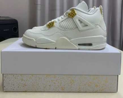 Jordan 4 Retro Metallic Gold (Women's) EU.44