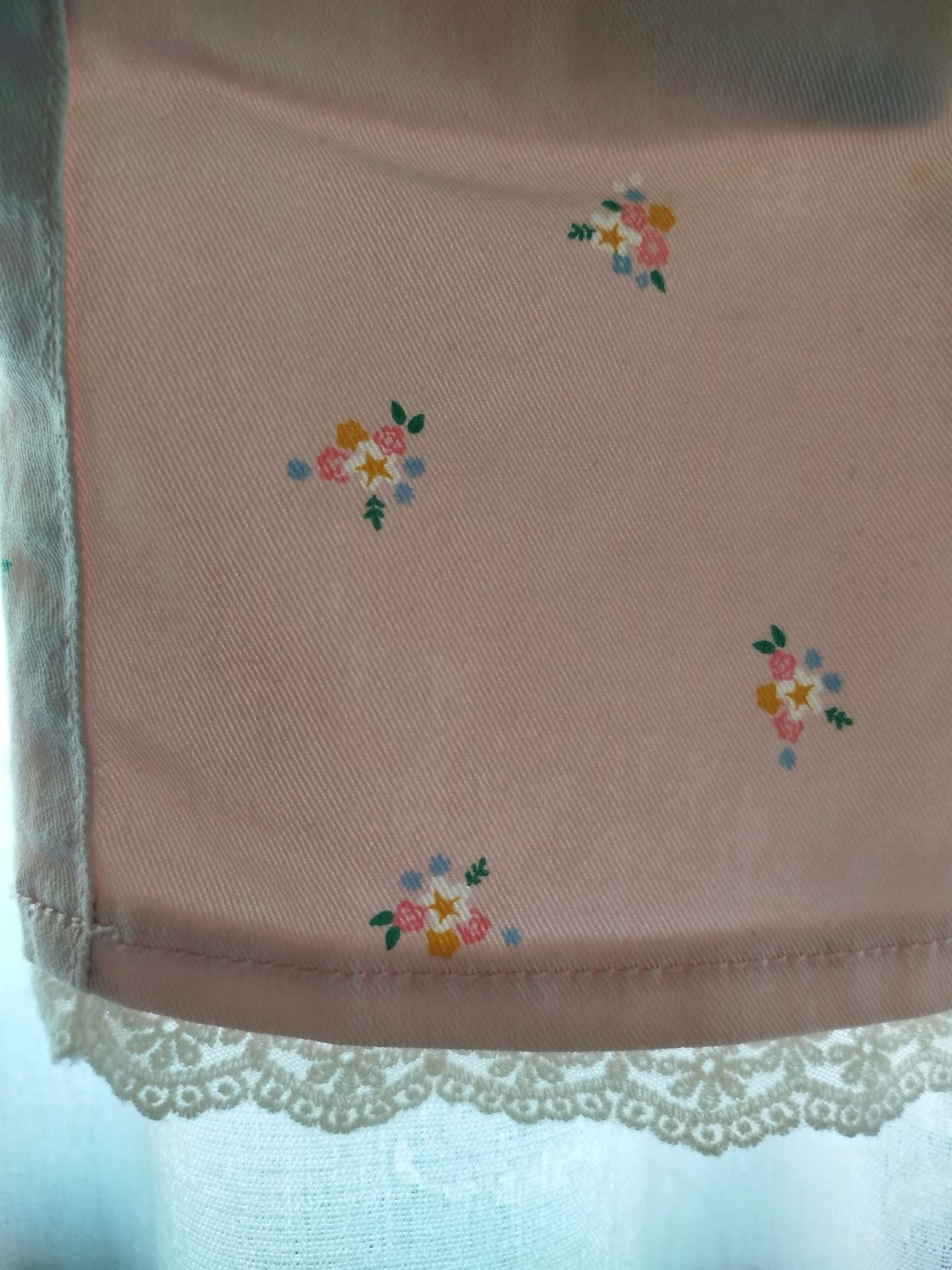 Saia com alças padrão floral
