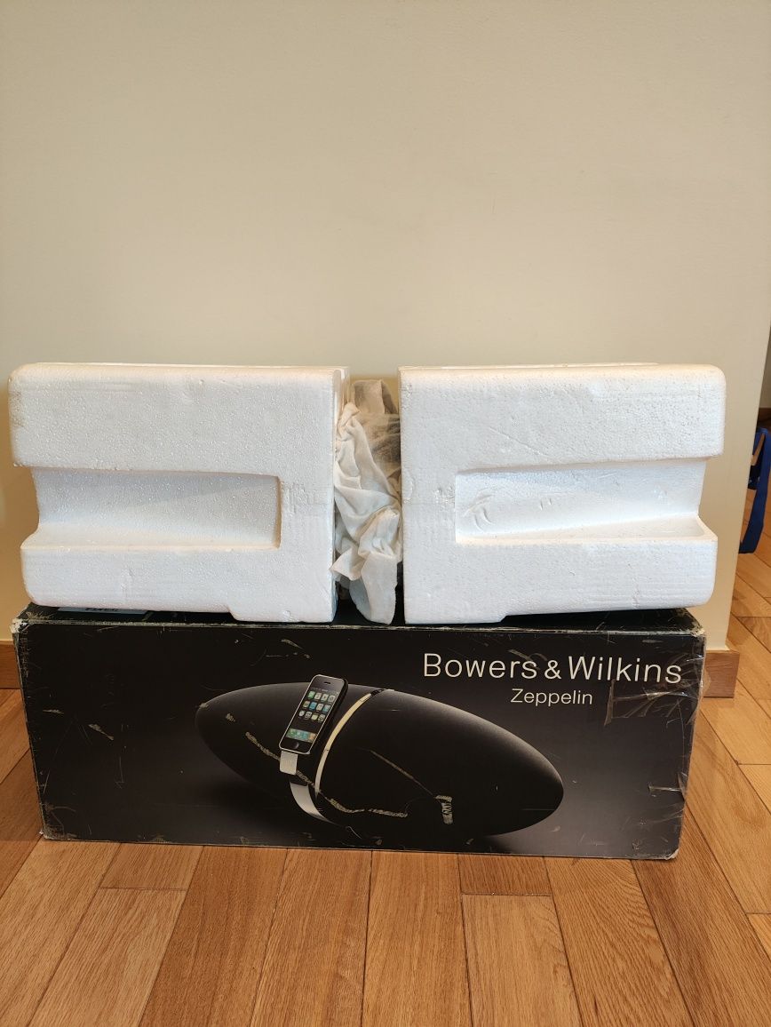 Bowers Wilkins Zeppelin Coluna