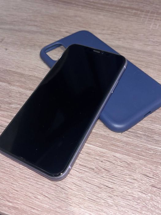 Продам Iphone 11
