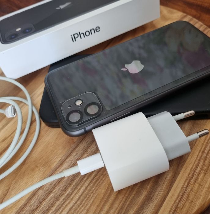 Продам iPhone 11  64GB