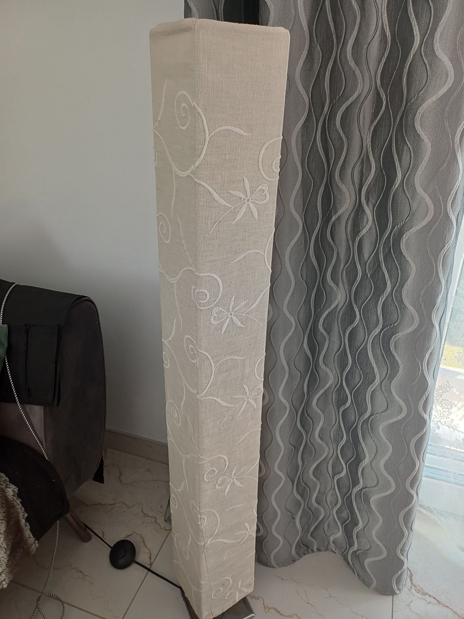 Lampa stojąca pokojowa