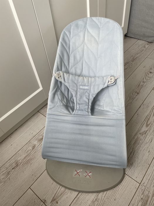 Bujaczek lezaczek babybjorn