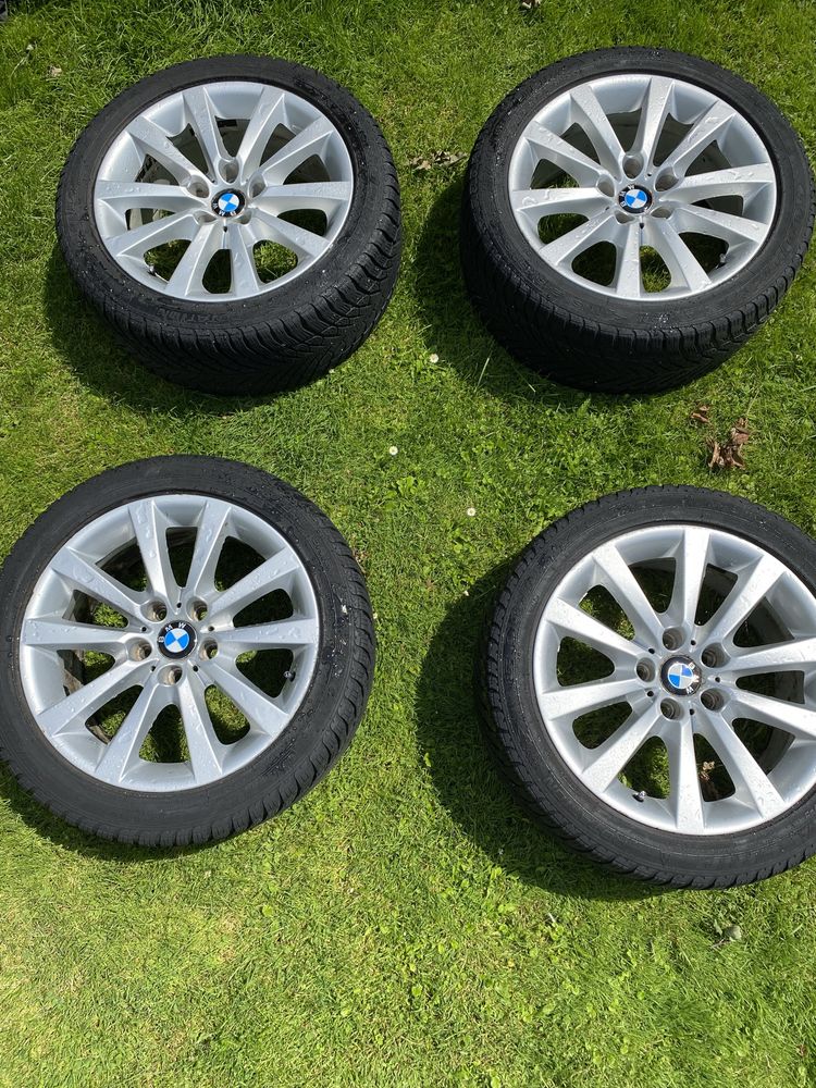 Felgi z oponami zimowymi do BMW serii 5 F10 F11 z rozstawem 5x120.