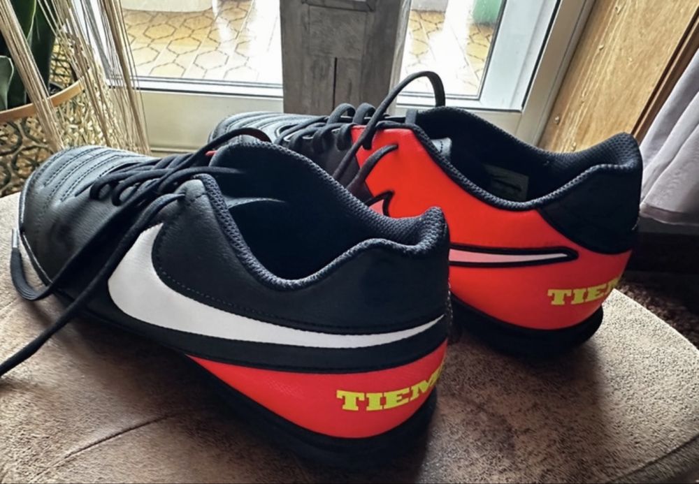 Sapatilhas Nike Tiempo tamanho 41 sapatos tenis