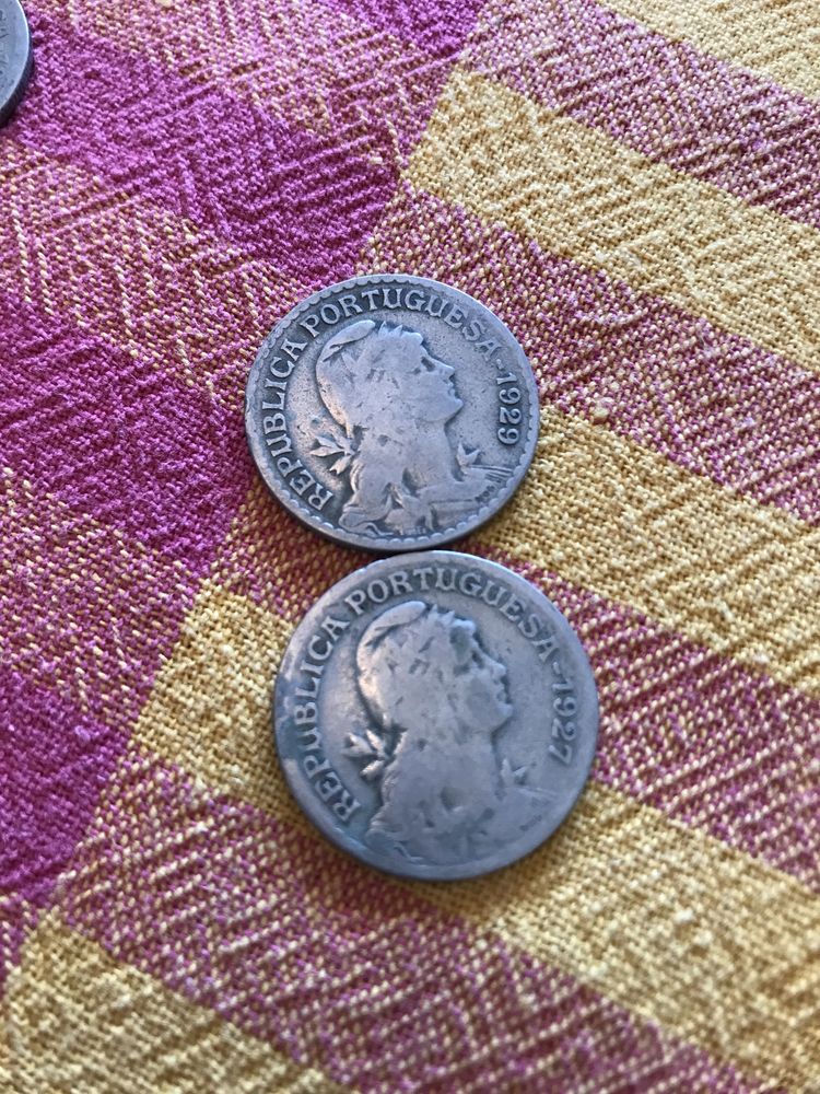 Moedas de 1 escudo de 1927 e 1929