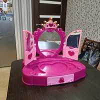 Зеркало принцессы, туалетный столик