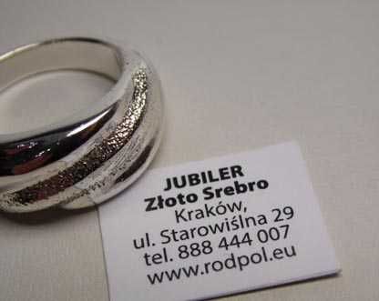 Srebrny pierścionek fale diamentowane i polerowane ozdoby  R.18.