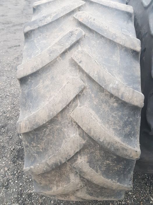 Opona 440/75R24 Continental