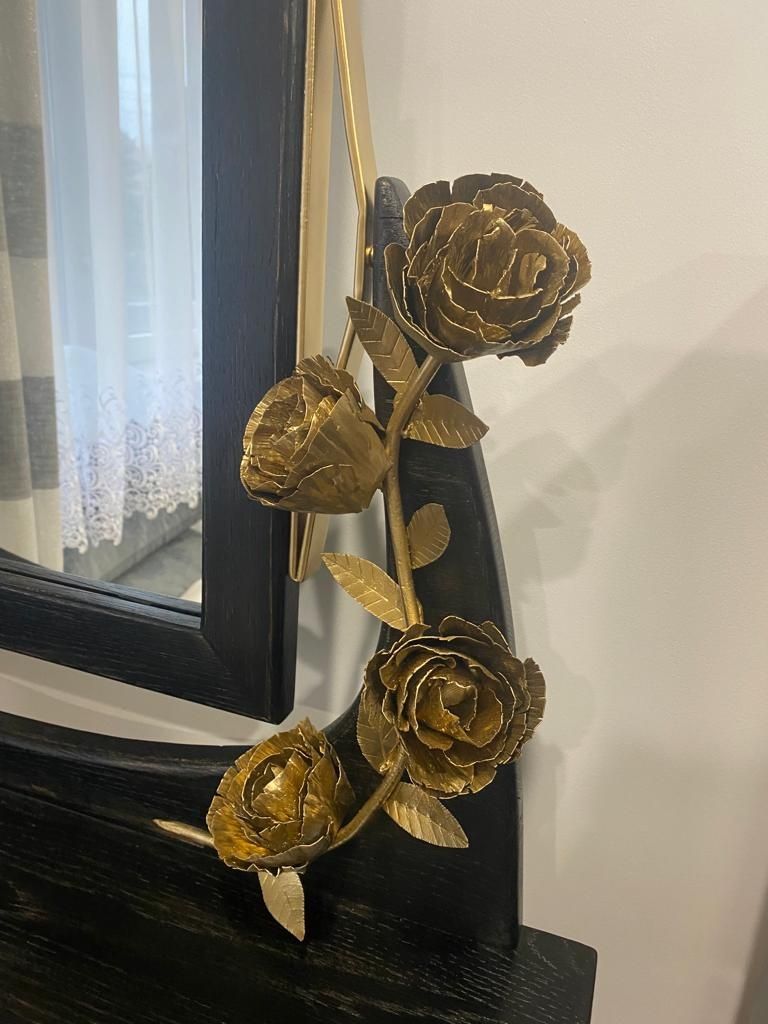 Toaletka z lustrem    loft, róże z metalu, dąb