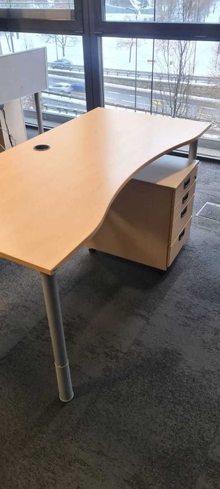 Biurko KINNARPS 160x80x90 brzoza biurka Kinnarps do biur domu