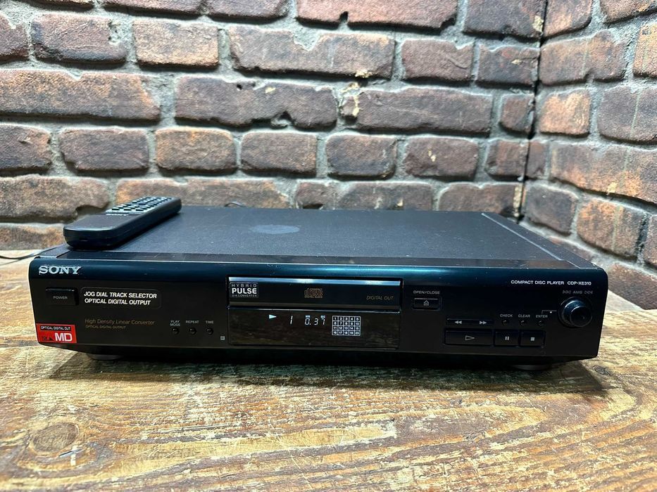 Odtwarzacz CD Sony CDP-XE 310 oryginalny pilot