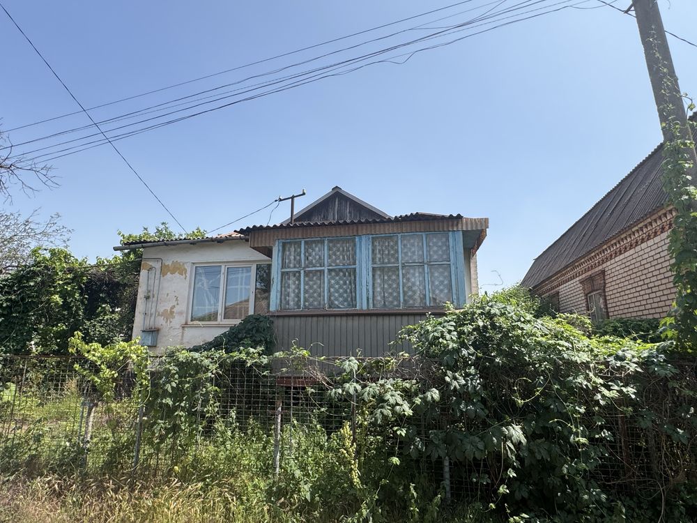 Продається будинок в центрально міському районі .