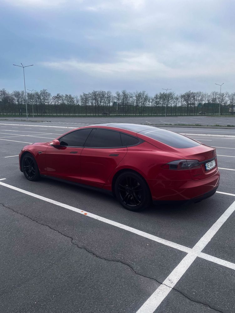 Продам Tesla Model S