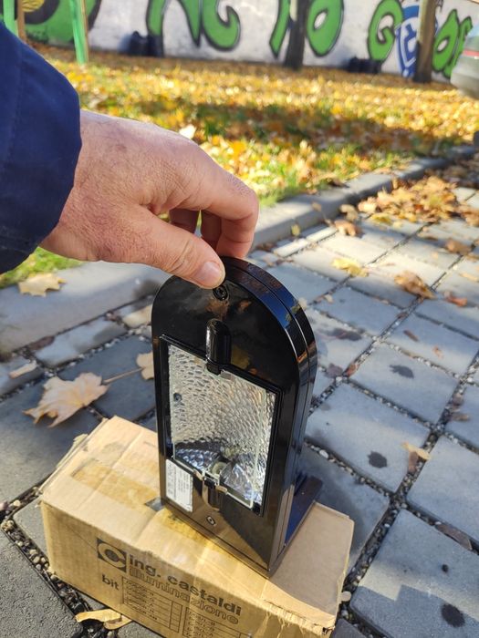 Lampa halogenowa zewnętrzna