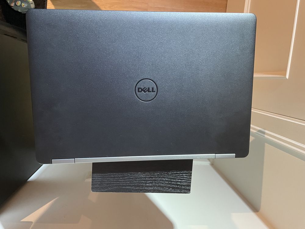 Dell Latitude E5570