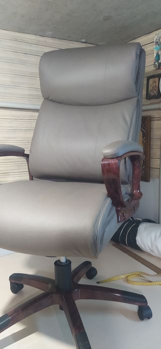 Продам офисное кресло