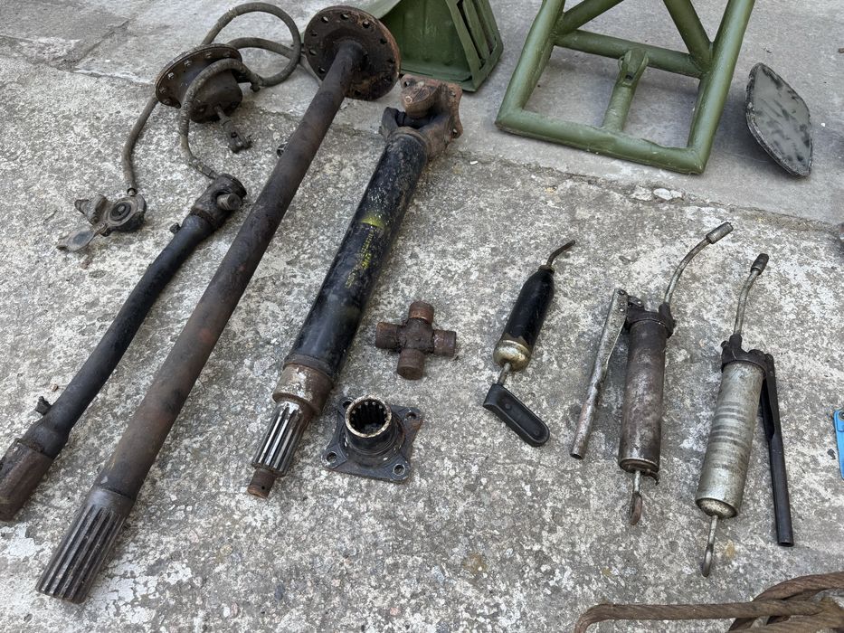 Продам новую полуось заднего моста ЗИЛ 130 16 шлицов