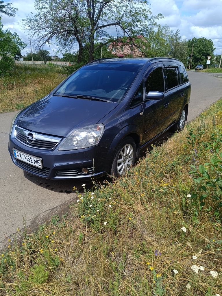 Продам Опель Зафира В