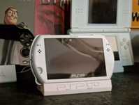Stojak pod konsole PsP Go