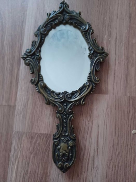 Espelho Antigo, peça de 3 geracoes..