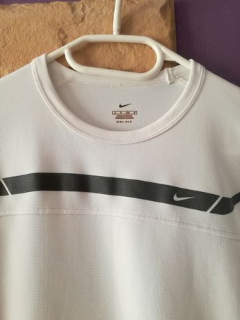 Sportowa koszulka Nike