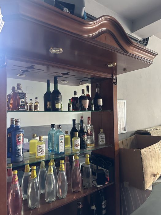 Bar para venda em madeira