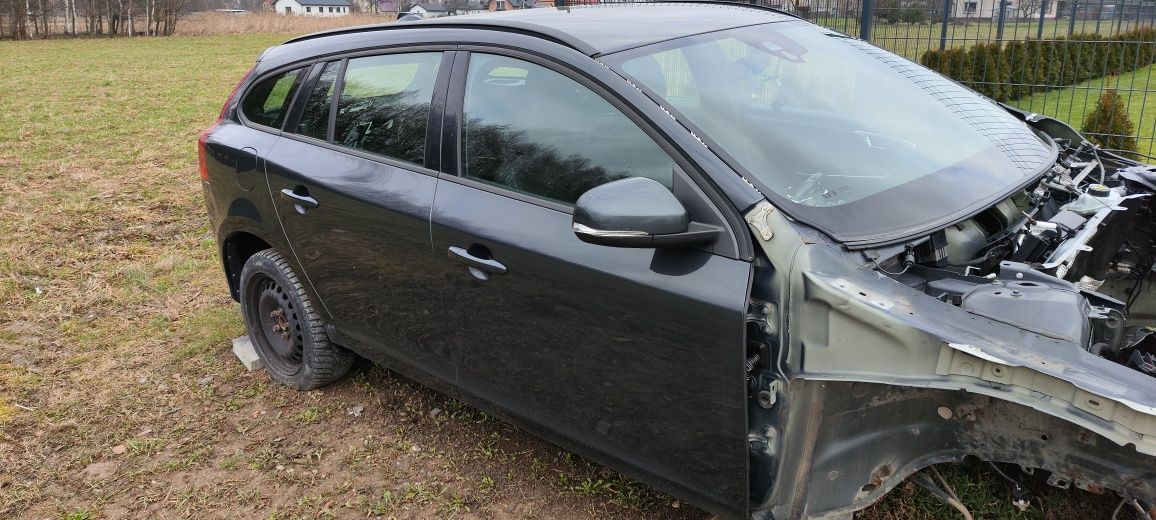 Volvo V60 S60 D4 na części drzwi fotele kolor 492-46