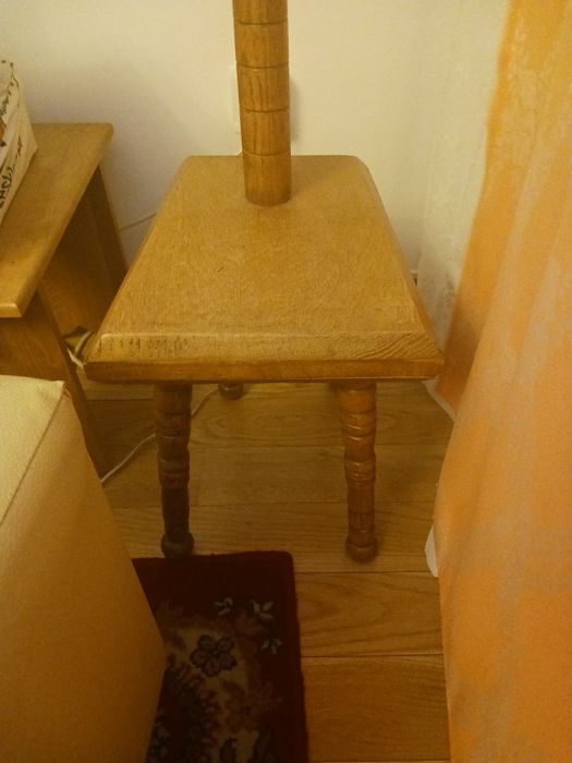 Lampą stojaca z czasów PRL