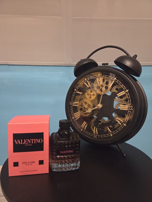 Valentino Donna Born in Roma Intense 100 ml - otwarty tylko do zdjęć,