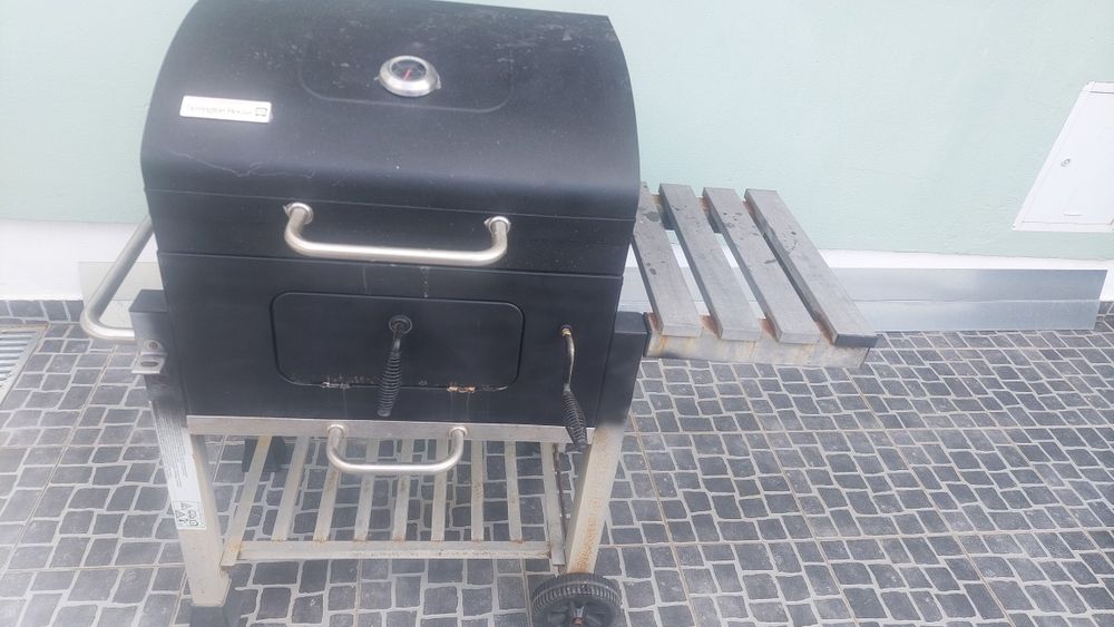 Grelhador a carvão