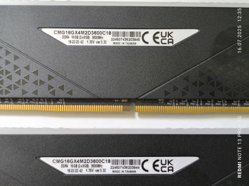 Pamięć RAM RGB DDR4 16GB (2x8) 3600 Corsair Vengeance RGB RS