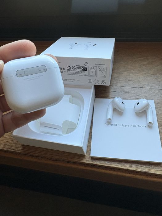 Airpods 4 c/fatura e garantia ate Maio 2028