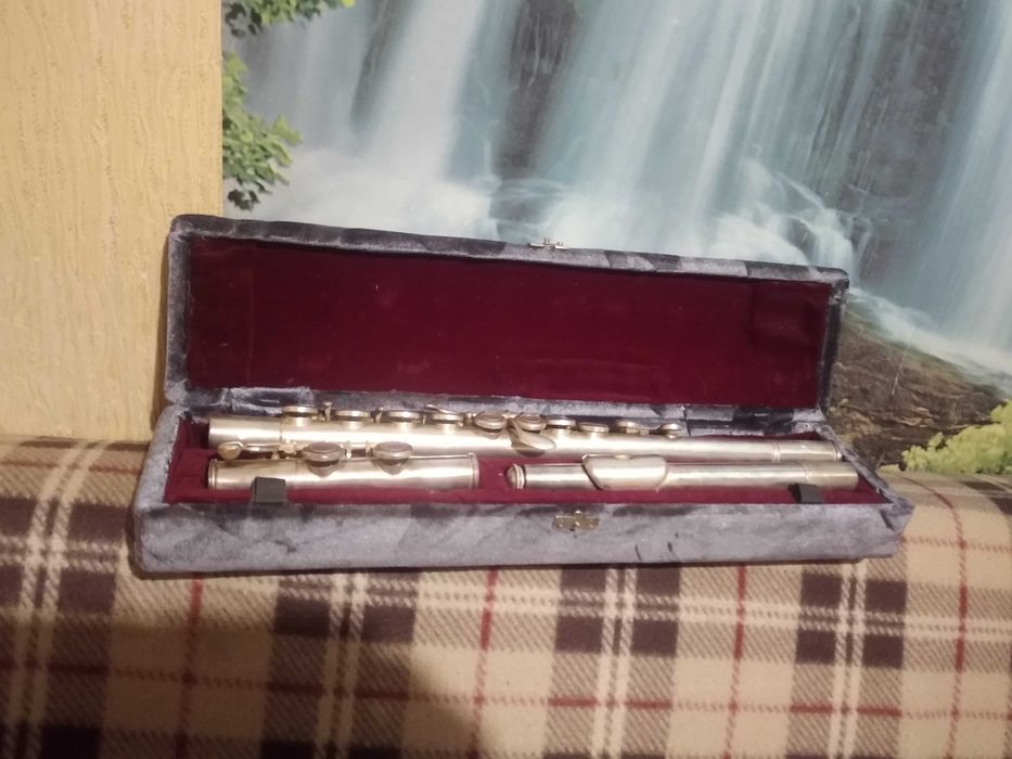 продам музыкальную поперечную флейту