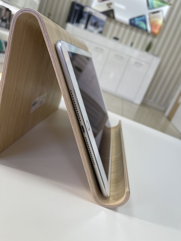 Apple iPad Air 2 64Gb Silver/Space